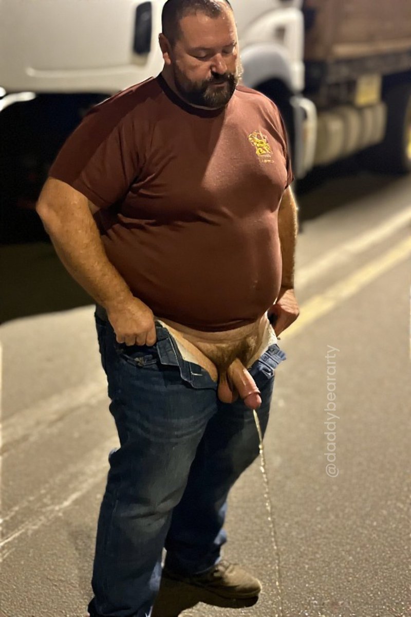 Big guy

patreon.com/DaddyArtists