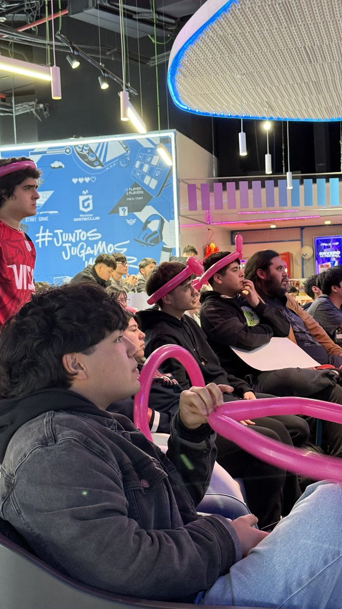 Pero mira la locura que desata <a href="/KRUesports/">KRÜ</a> en el <a href="/MovistarGC/">Movistar GameClub</a> 🤯🤯

Una vez más la casa llena y la esperanza de la victoria se mantiene en pie🩷

Vamos kruuuuuu🤟🏻💕🤟🏻💕🤟🏻