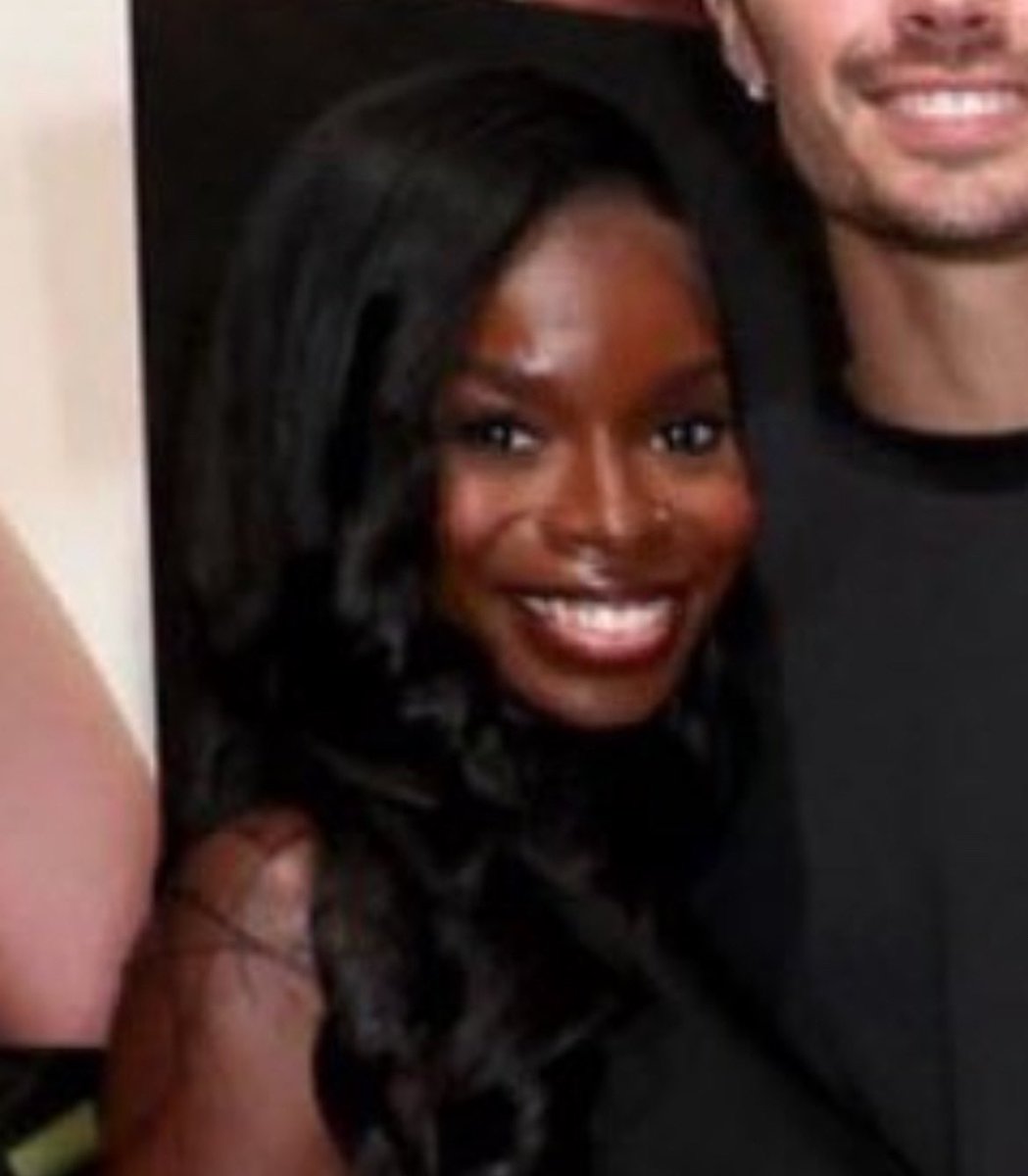 like my hunnids blue 😂✌🏼