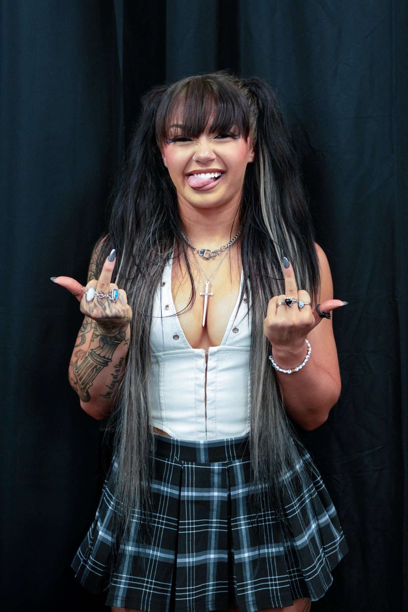 Skye Blue!!!
#AEWCollision