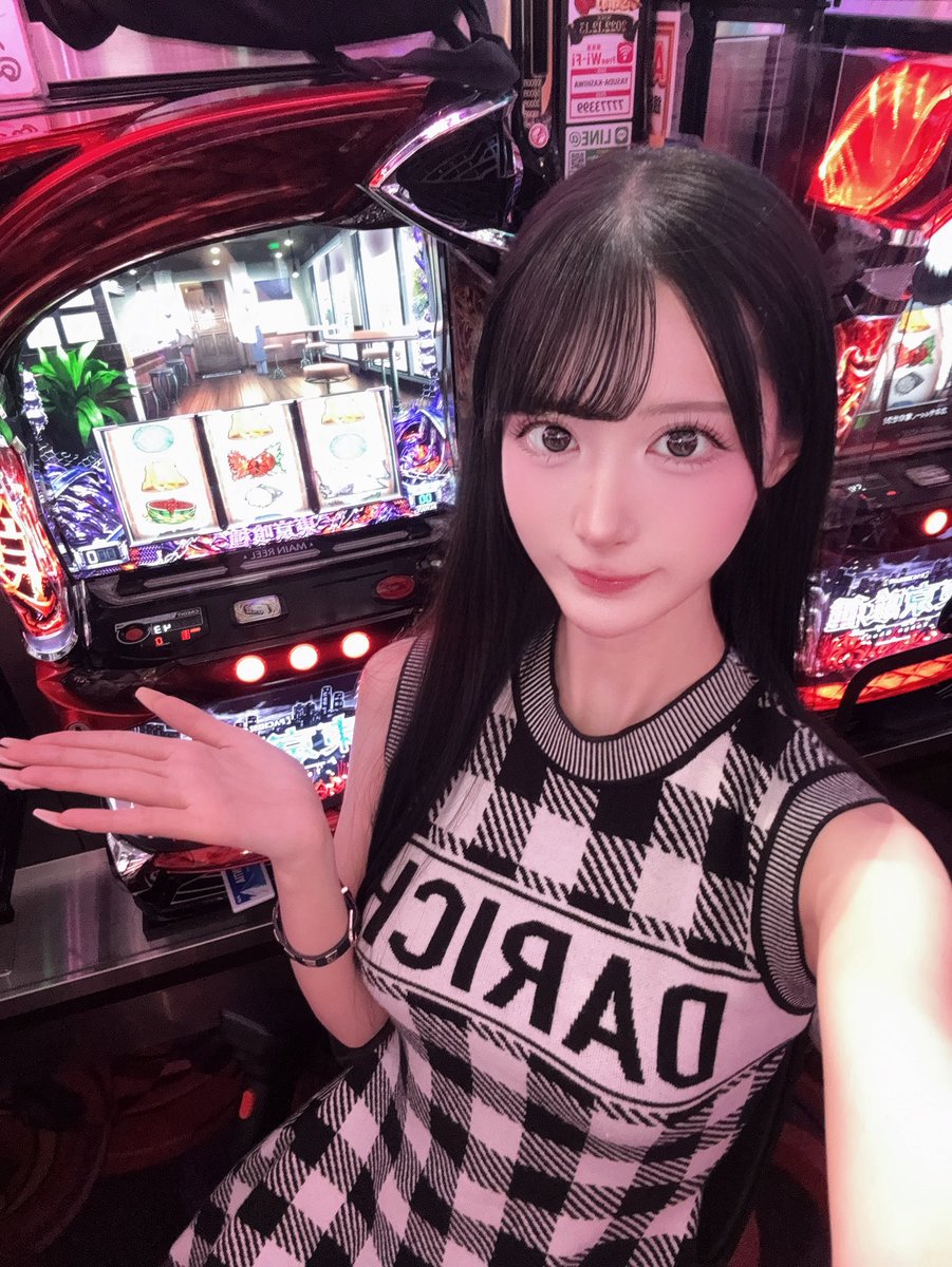 おはよ⸝⸝⸝ᴖ ̫ᴖ⸝⸝⸝🖤⟡.·

#やすだ柏 様に遊びに来てます！

朝は👤91/200名様いないくらい

初来店した時から勢い凄かった喰種（27台）
なんとラスト3台くらいあって座れた😭🈵
し、すでにやばいことなった🎵

今日も𝑾𝒊𝒏…目指します✨️
気軽にお声がけください！

ᴾᴿ