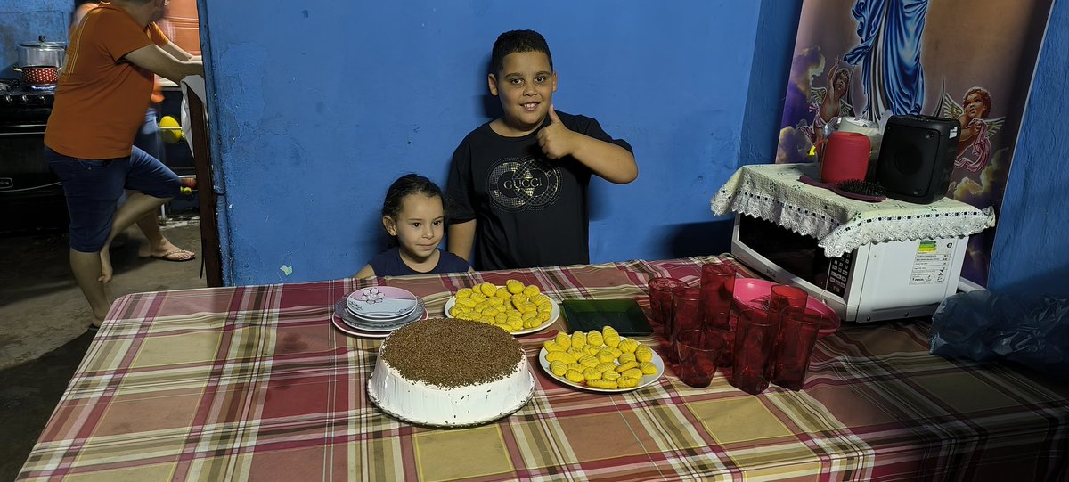 RealLeandroP's tweet photo. Gratidão pelo convite da querida Rosa da Galinha para celebrar o aniversário do pequeno Gabriel, um menino especial que encanta com sua pureza e simplicidade."

Feliz aniversário Gabriel 🎉🎂 https://t.co/6ppdIIFSR3