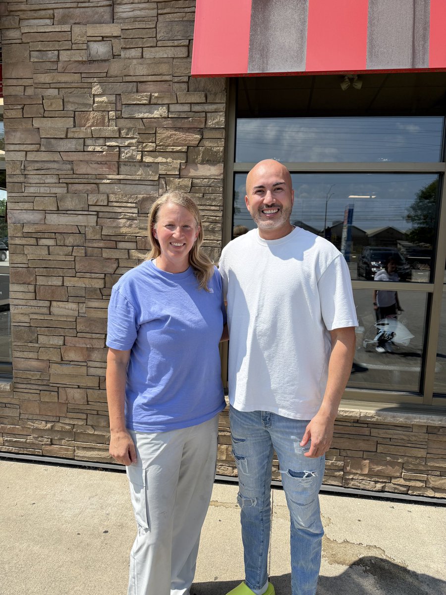 Mario Zelaya (@mario4thenorth) on Twitter photo I had the pleasure of meeting <a href="/BarbaraBalCPC/">Barbara Bal MBA</a> & her husband today.
Both are incredibly wonderful and kind people.
Thank you both for your service to this country. 🙏 I had the pleasure of meeting <a href="/BarbaraBalCPC/">Barbara Bal MBA</a> & her husband today.
Both are incredibly wonderful and kind people.
Thank you both for your service to this country. 🙏
