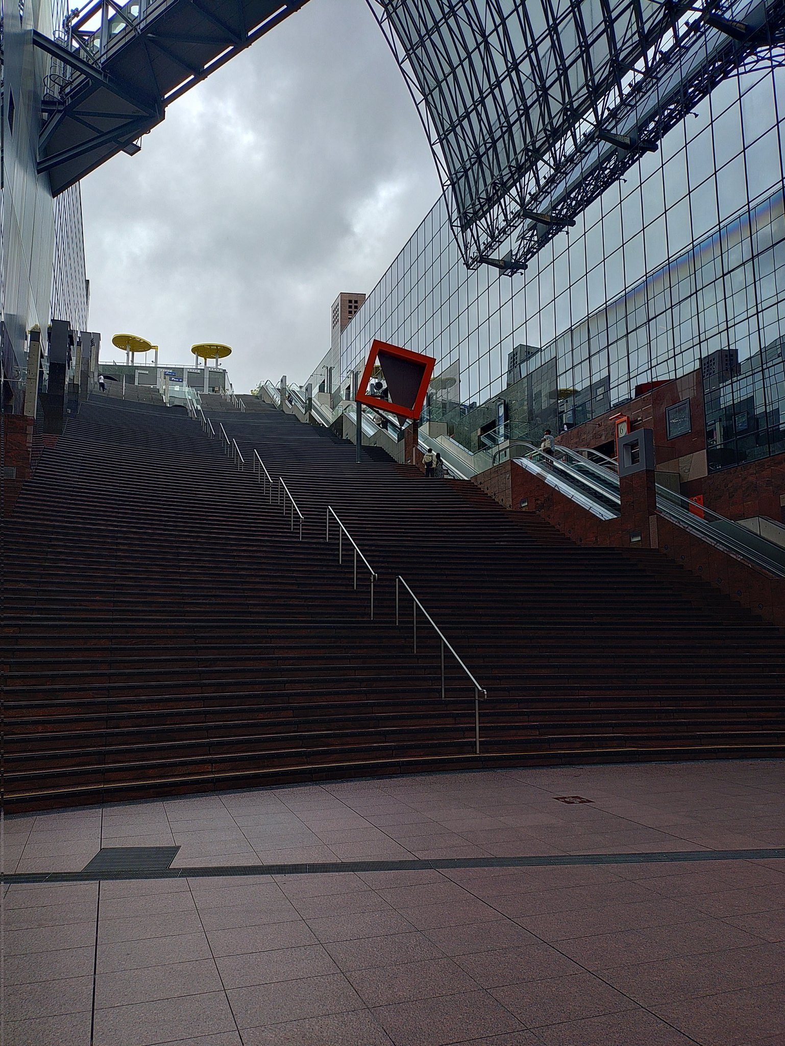 ベルジナフ (@belzinav) / X