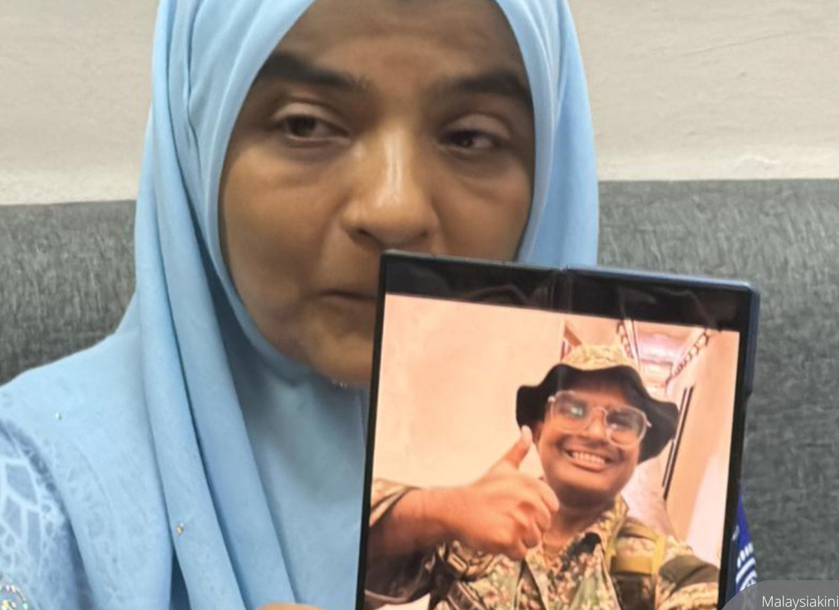 NewsBFM's tweet photo. The mother of a university student who died in a Rotu exercise said she is willing to exhume his body for investigation, following the exhumation of 13-year-old Zara Qairina.

"2 young lives have gone under mysterious circumstances. How many more of our children must become victims?"

🧵1