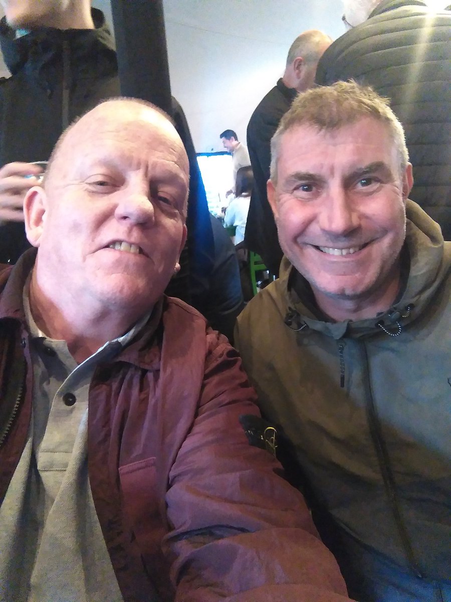 To all Albion and Fulham fans please clap on the 57th minute for our mate Toddy Brighton's fan of the year this Saturday who has sadly passed away recently what a legend please repost this message UTA 💙