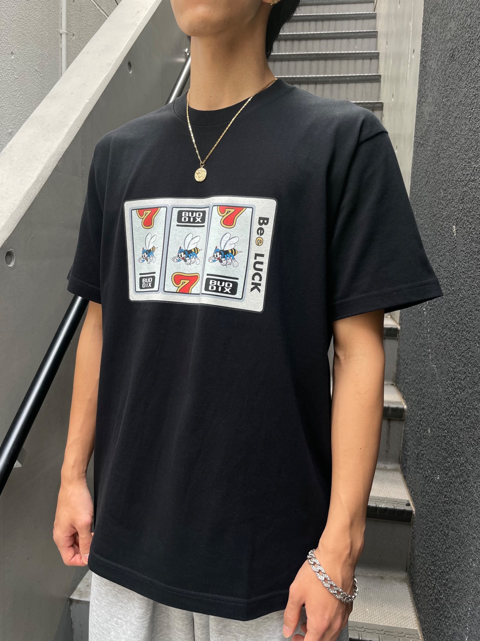 H*a様 buddix Bee Tシャツ Sサイズ 黒　ブラック buddix Bee Tシャツ Sサイズ 黒 ブラック buddix Bee Tシャツ