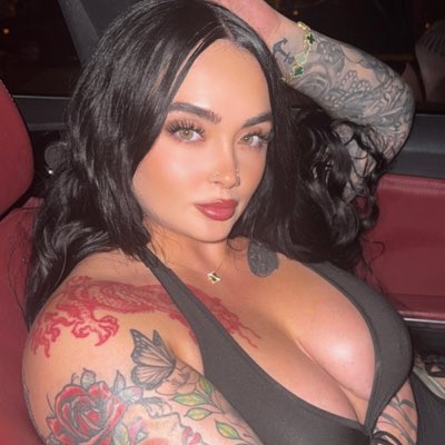 _KayLenay's tweet photo. #NewProfilePic https://t.co/vXg8xrWGvP