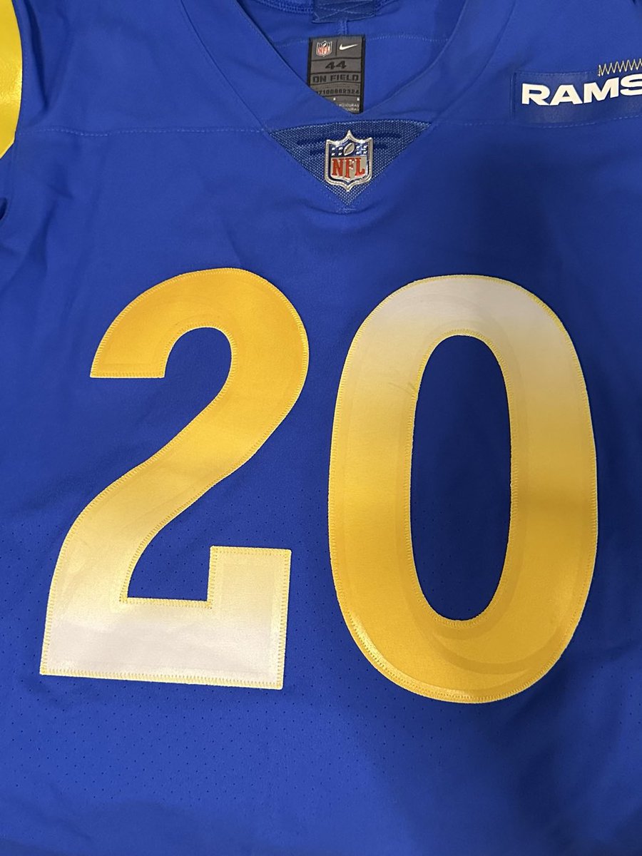 MGMA78's tweet photo. Hey @Fanatics @NFL @RamsNFL , my jersey was made incorrectly and still hasn’t been fixed. I don’t want a refund — I just want it made right. The zero with the lighter side should be on the bottom and not at the top.  This jersey was not cheap for it not to be done correctly. https://t.co/CSCINoMATZ