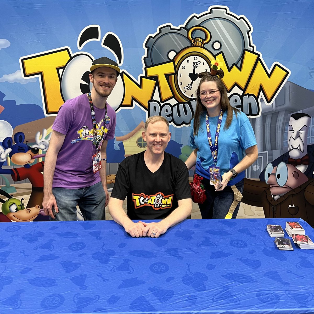 My friend Katie and I got to have a great chat with original Disney’s Toontown Online programmer Ron Weaver! 🩵

Amazing to see him here at #ToonFest and becoming even more in “toon” with our community. 😏✨