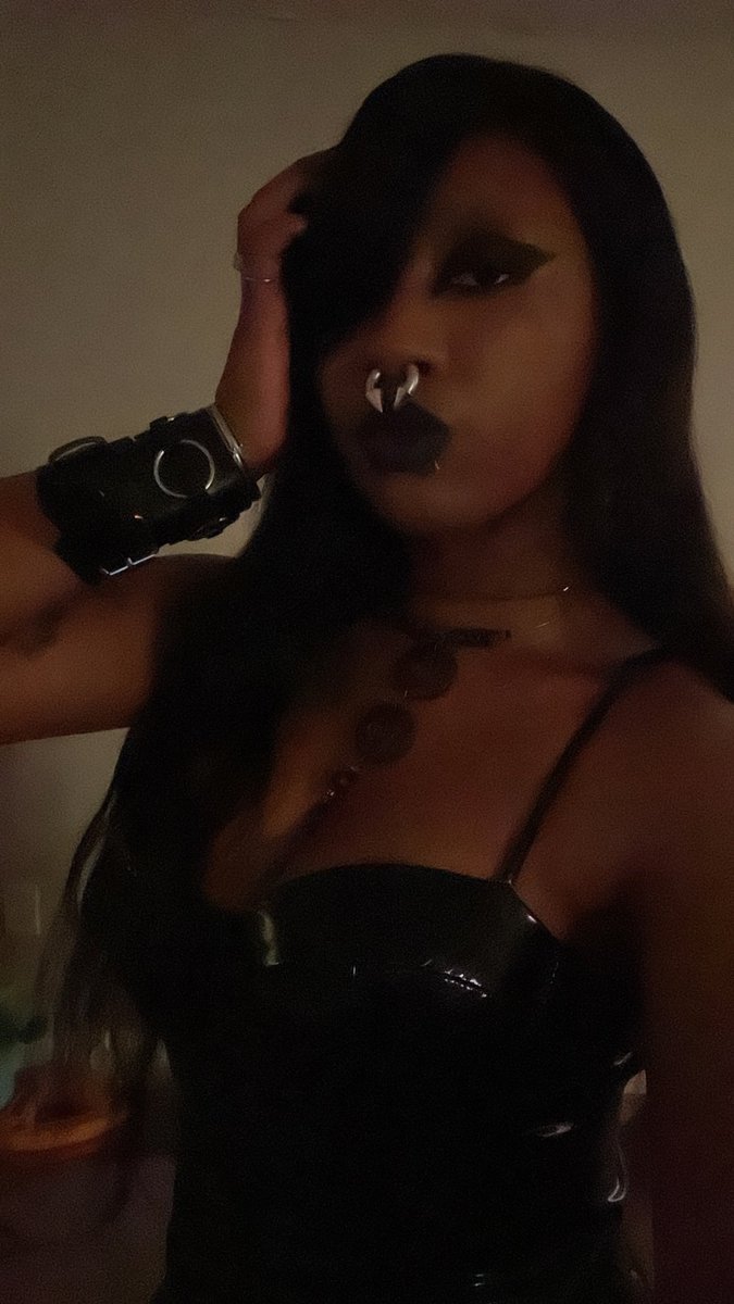 fetish ball tonight, send for drinks