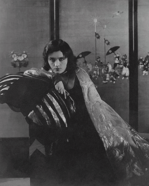 Pola Negri by Edward Steichen, 1927