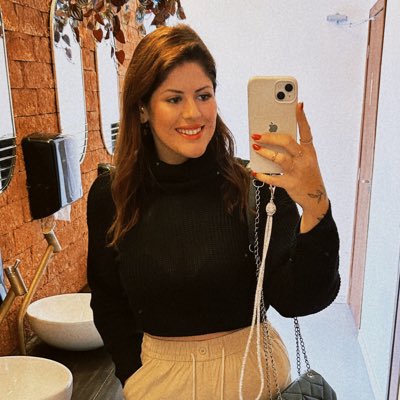 LuanaTochetto's tweet photo. #NovaFotoDePerfil https://t.co/oAA43mZaAq