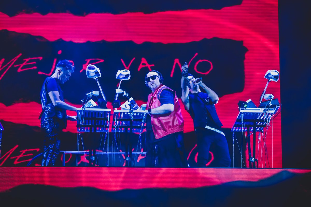 No hay palabras para describir lo que pasó ayer.
Gracias a todos! 
#EstamosBienTour