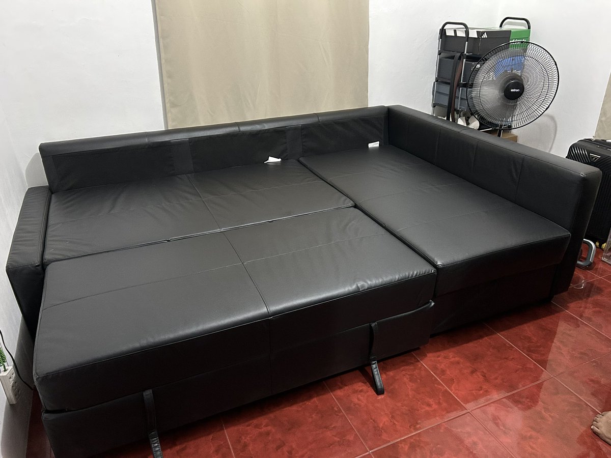 newuserrname's tweet photo. may kasama siyang 3 throw pillows (not in the pic) https://t.co/FukjDQ9can