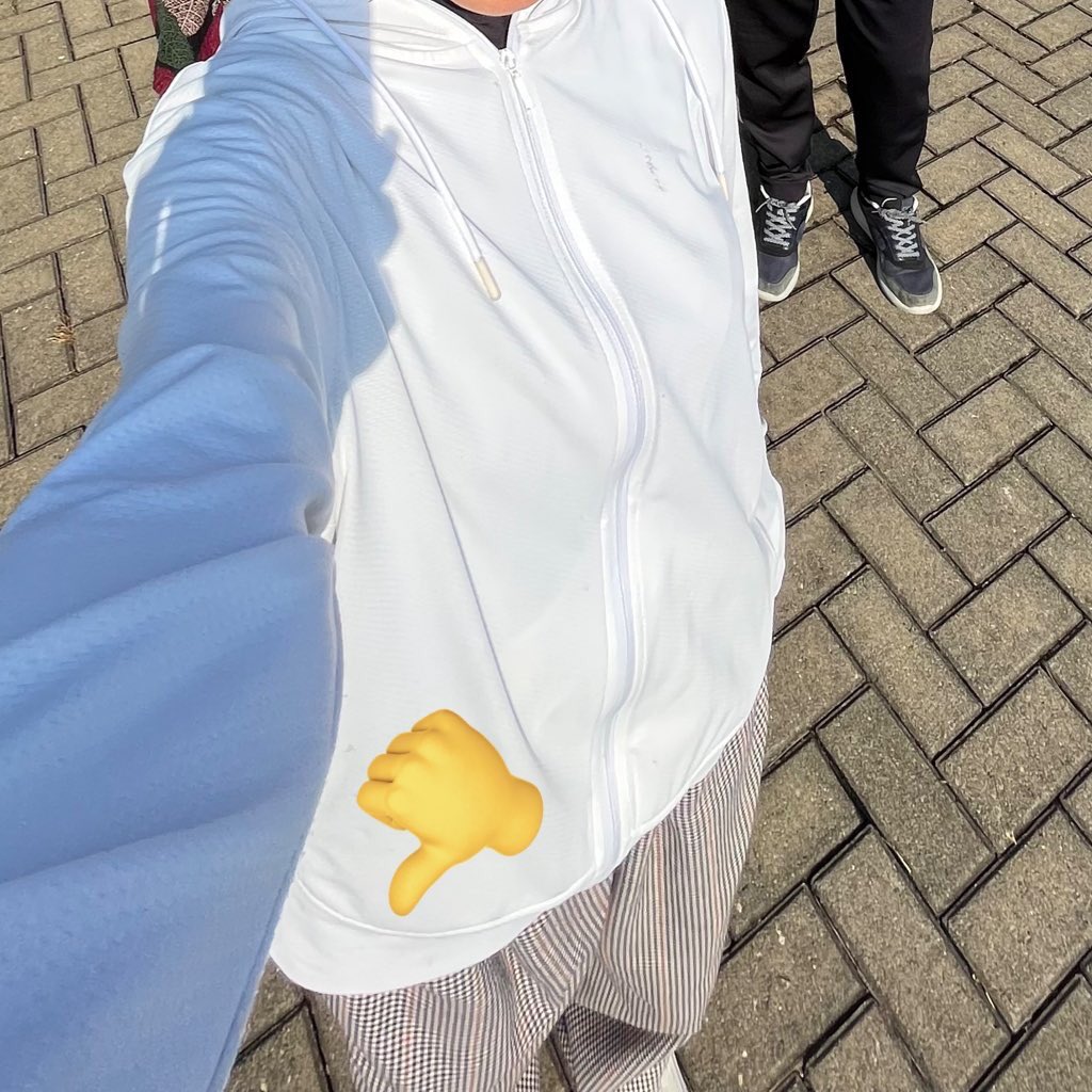 wts

- jaket olahraga / anti uv pink kkone kktop 180k
dijual krn kebesaran (ukuran L)
- kaos kaki yoga / pilates pink 20k

blm prnh dipake, cm dicobain aja, msih ad tagnya n plastiknya, bisa oren 🤩👍🏻

mirip sm uniqlo punya, ad tali n bisban-nya (stiker jempol di foto ke-3 dan 4)