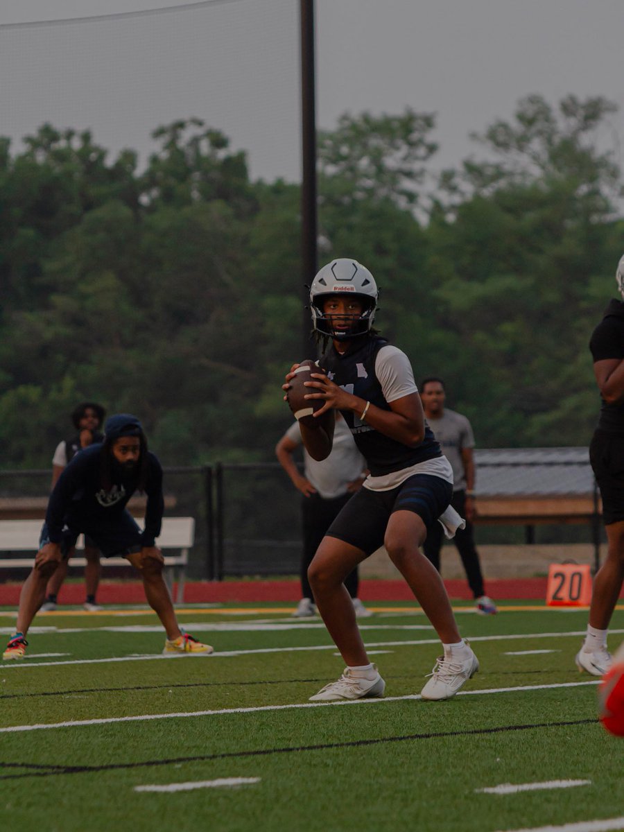 Having fun with this game again. Thankful for this group of kids they have lit that fire back in my soul. The adjustment to being a head coach, only the experience can prepare you for it. Counting down the days. Can't wait to go to war with my boys!! 21 days away!! 😎😎