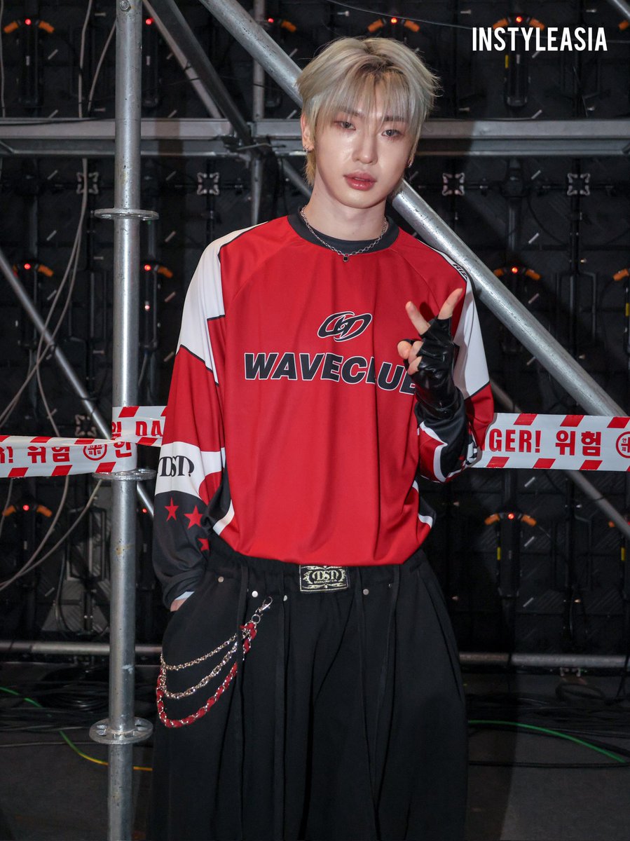 instyleasia's tweet photo. Lex, Beomsoo, Wain, Sing, Davin from Hong Kong based K-pop boy group #XODIAC participated in Seoul Fashion Week's DUCK DIVE show for the 2025 Fall/Winter.
#DUCKDIVE #SeoulFashionWeek #SFW #kfashion #kpop #instyleAsia https://t.co/EEk7UbhEkN