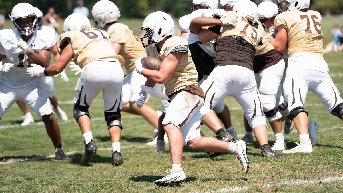 Saturday Scrimmage Scenes.

Full gallery: lehighsports.com/galleries/foot…

#TheNest