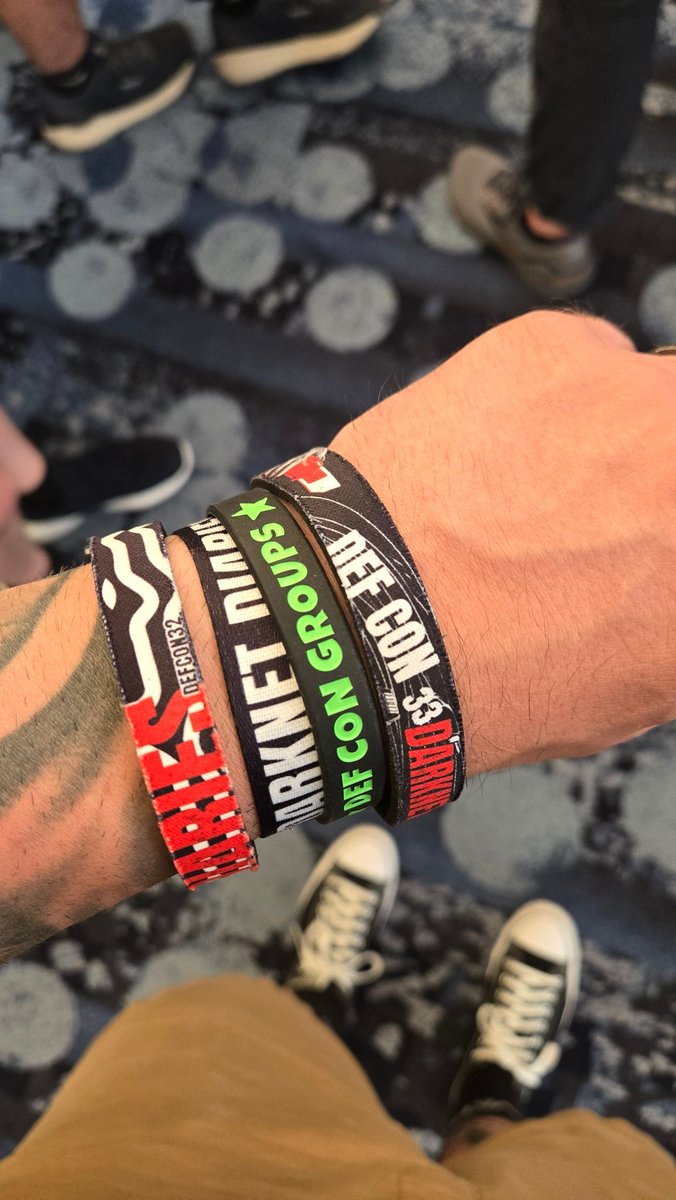 Jr0dR87's tweet image. Ran into @JackRhysider! #defcon33