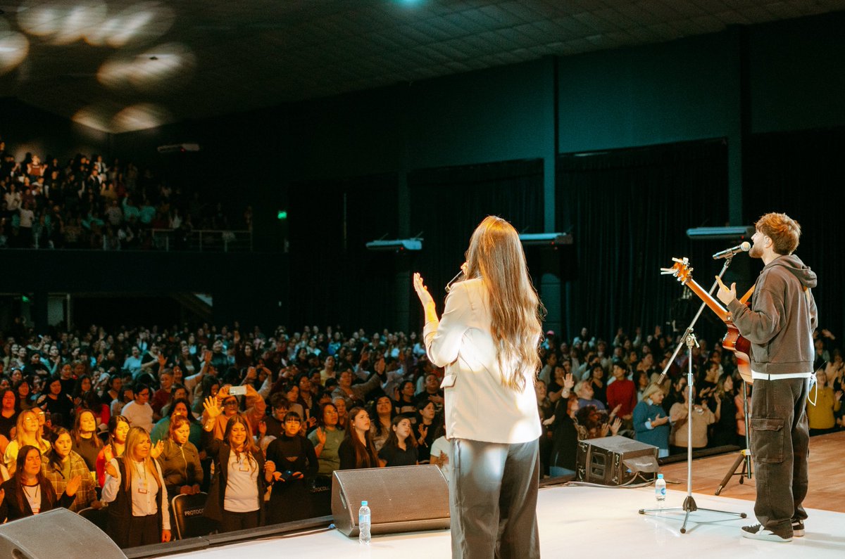 ¡Gracias por acompañarnos y bendecirnos a través de la música Factor de Cambio! 

Disfrutamos un hermoso tiempo de celebración en #elegidas2025🤩🌸❤️‍🔥🙌🏼