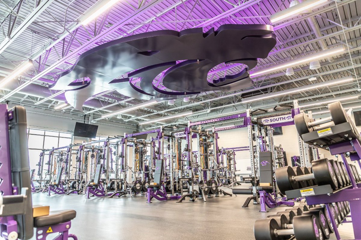 Our new weight room is incredible! I can’t wait to see see our guys grow in this beautiful space! Can’t wait to get to work! <a href="/PHSPantherFB/">Park Hill South FB</a> <a href="/PHSFBBooster/">ParkHillSouthFootballBooster</a> 
#FOE #APEX
