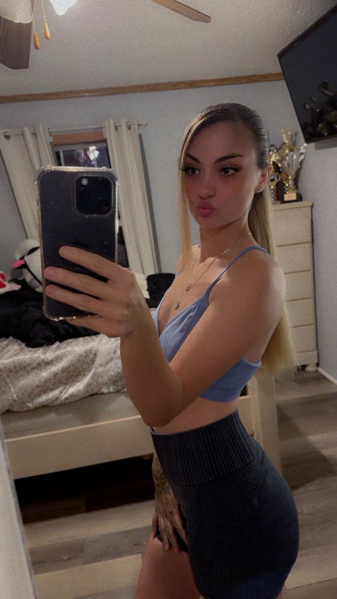 HaileyMackenza_'s tweet photo. Neva had a bitch like me 😘 https://t.co/bo30hnIBJO