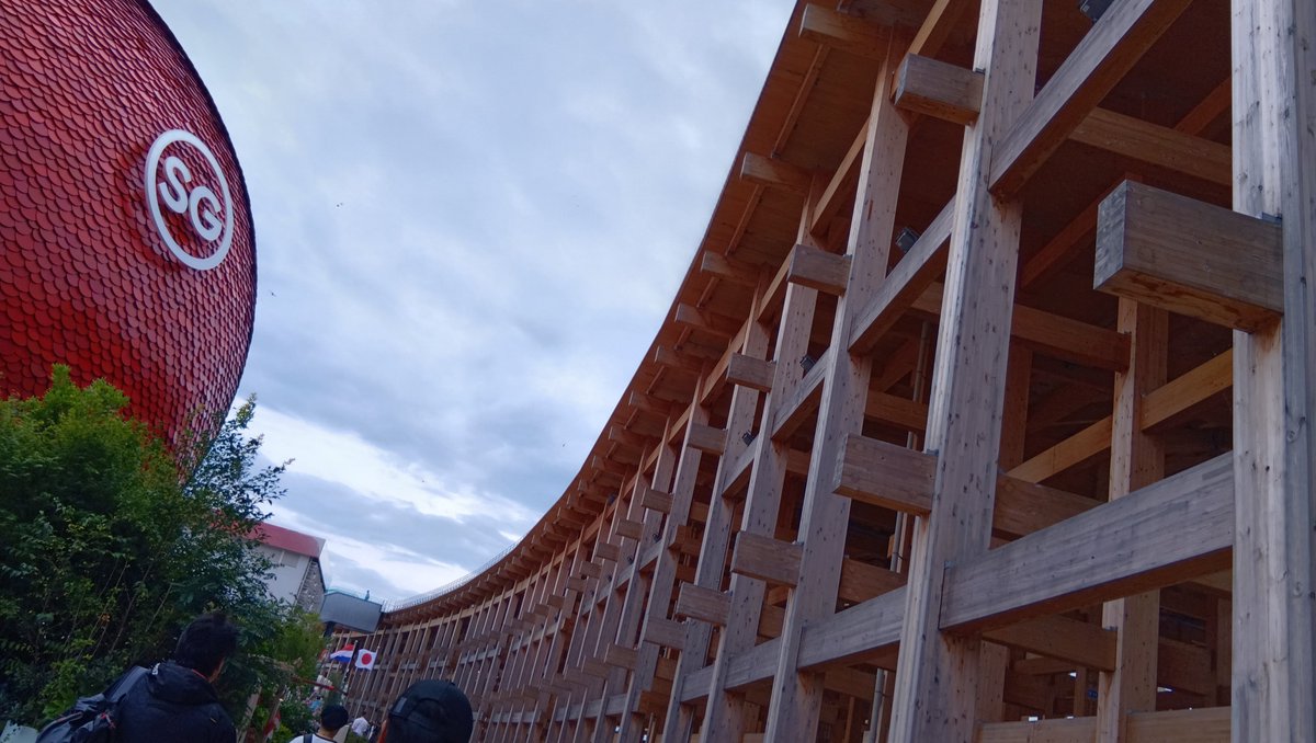 今日は、万博に行っています。
記念局は他のパビリオンを見てから行ってみたいと思います。