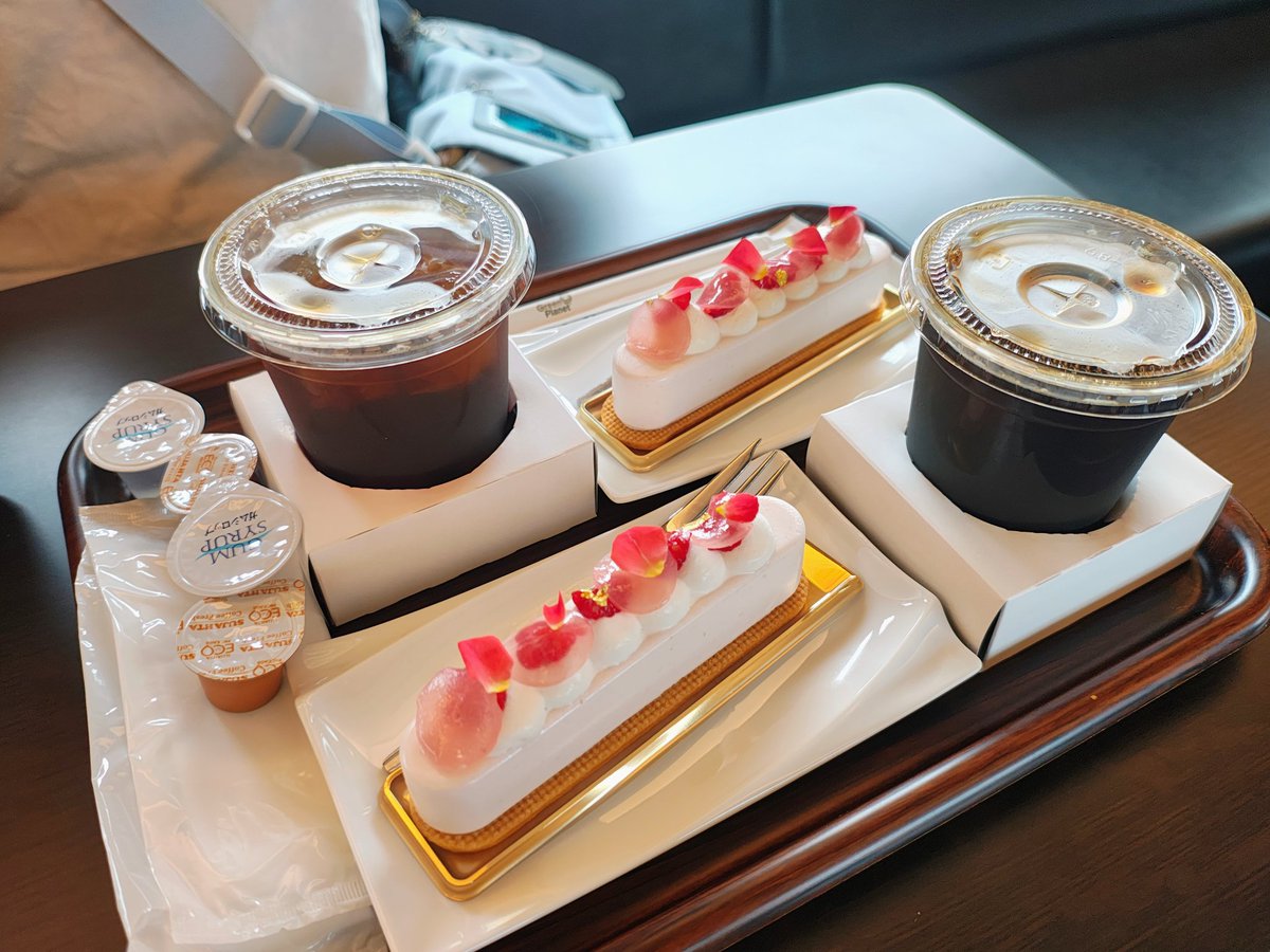 files_6357's tweet image. 今日はお出かけでご馳走頂いてます💦
人がたくさんでした🌞
天気が持持ってほしいです☺️
雨が降り出しました💦💦