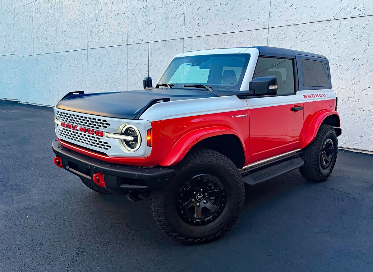 Car_Guy_Tom's tweet image. 2025 @Ford Motor Company Bronco Stroppe Edition in Oxford White. #Ford #stroppe #Bronco #CarPix #carpics