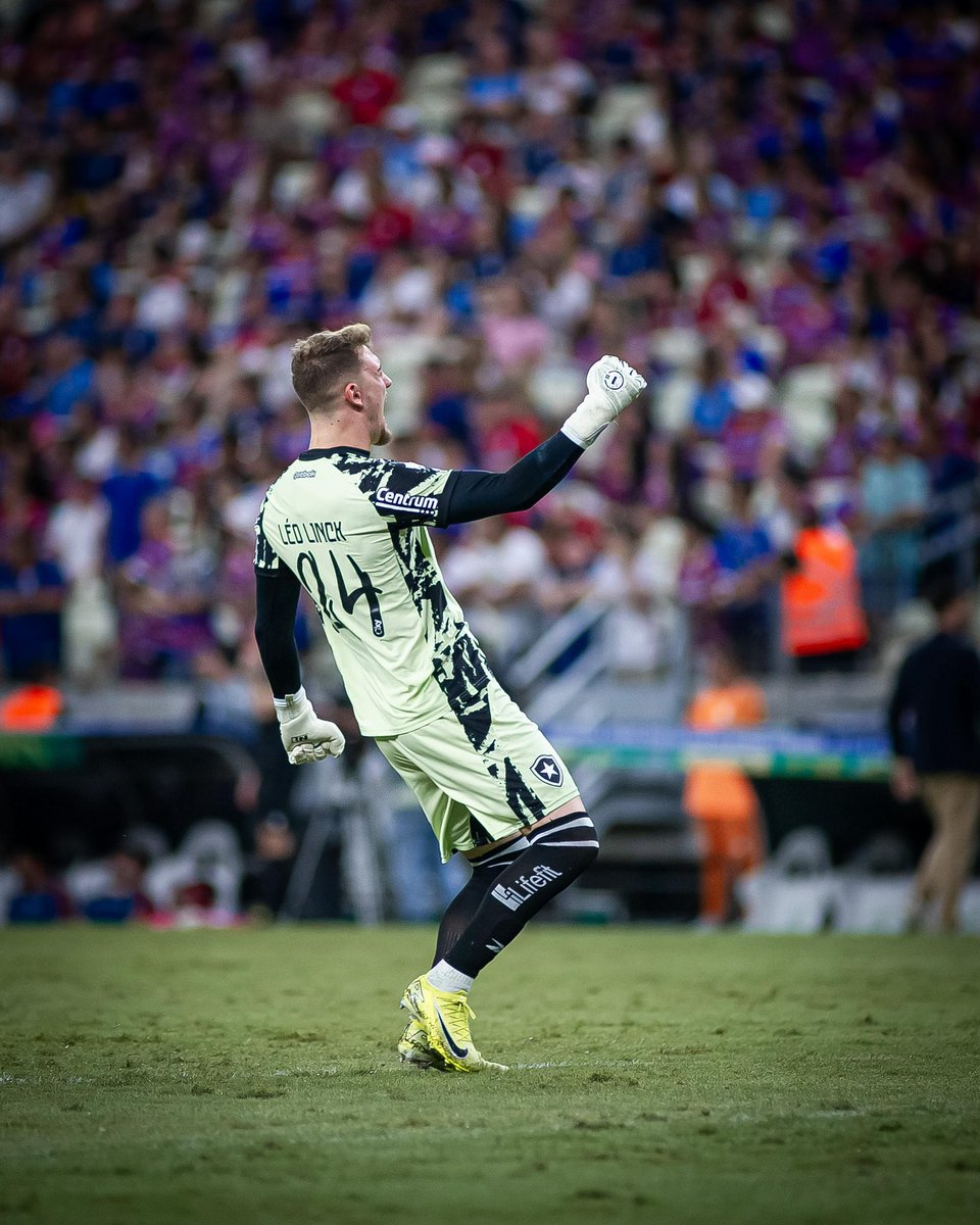 Vitória importante e clean sheet 🙌🏻🙌🏻
Vamos Botafogo ⚫️⚪️🔥