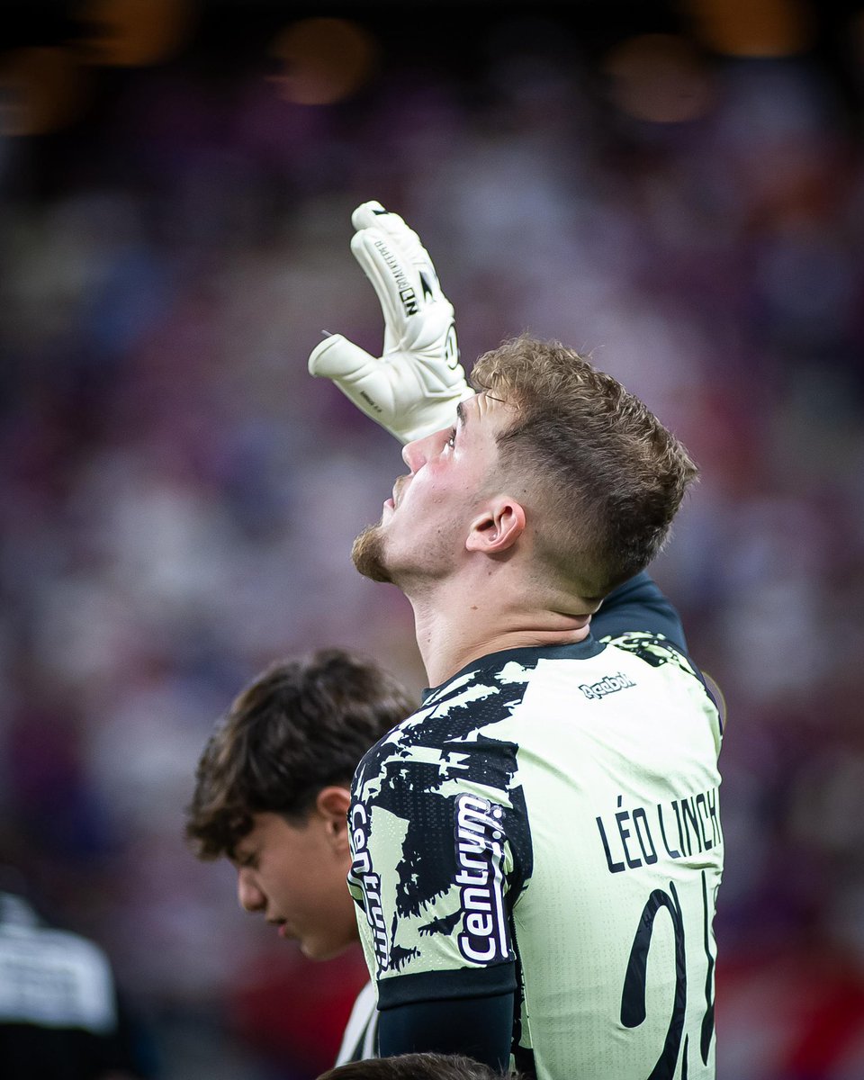 LeonardoLinck3's tweet photo. Vitória importante e clean sheet 🙌🏻🙌🏻
Vamos Botafogo ⚫️⚪️🔥 https://t.co/8lwxbCDqEx