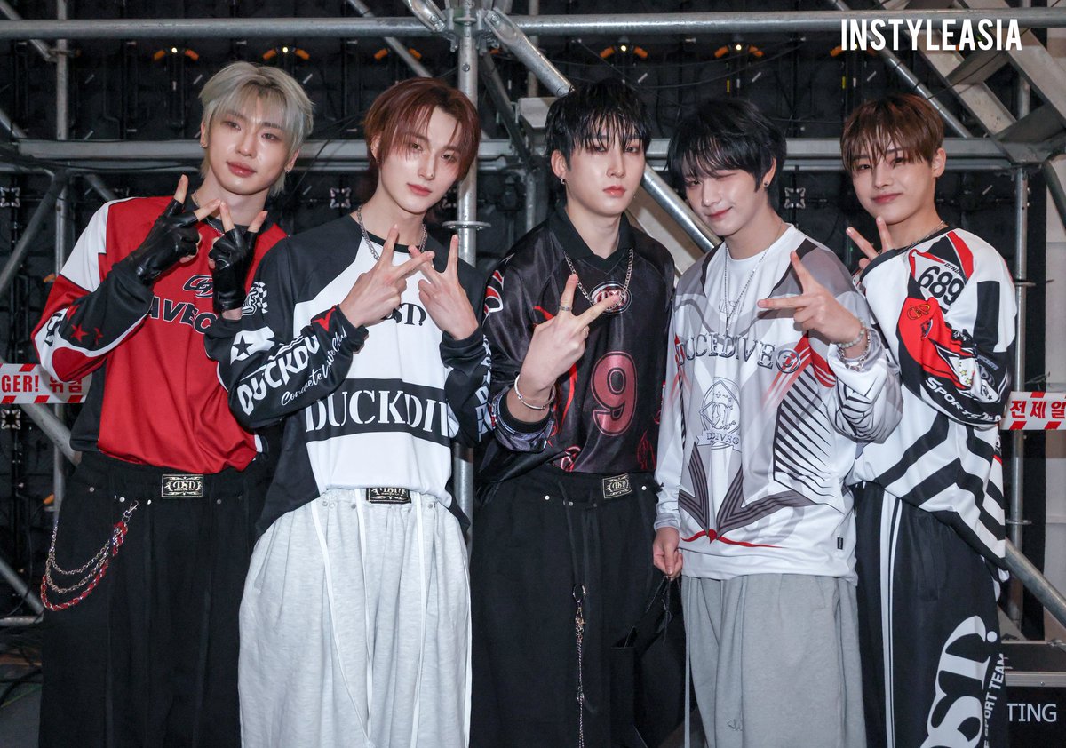 instyleasia's tweet photo. Lex, Beomsoo, Wain, Sing, Davin from Hong Kong based K-pop boy group #XODIAC participated in Seoul Fashion Week's DUCK DIVE show for the 2025 Fall/Winter.
#DUCKDIVE #SeoulFashionWeek #SFW #kfashion #kpop #instyleAsia https://t.co/6ekwnYnpve