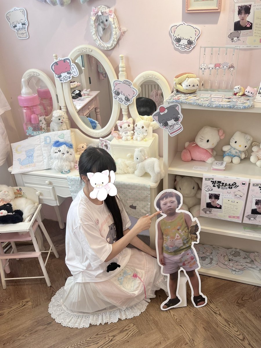 bogiversion2's tweet photo. 애태니랑 사진찍으면 엄청귀여움!!🐈‍⬛🐈‍⬛ https://t.co/BBMBwVk98N