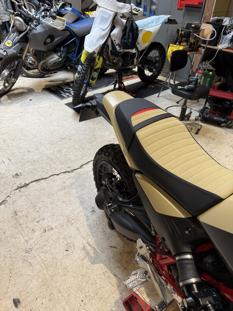 sunaotch's tweet image. Making a new Adventure format. 
#r12g/s 
#bmwmotorrad 
#hp2