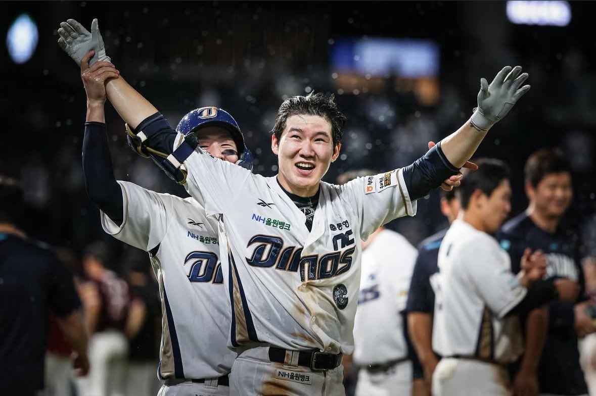 TheKnightCapper's tweet photo. 🇰🇷 ⚾️ KBO BOMB PLAY + LOTTO ⚾️ 🇰🇷

-LIKE ❤ + RT ♻️

-Comment " KBO KING "

-Must follow @TheKnightCapper to receive DM 📲

JOIN THE KB ARMY OVERSEAS FOR REDEMPTION ✈️ https://t.co/Kaqq3MjCex