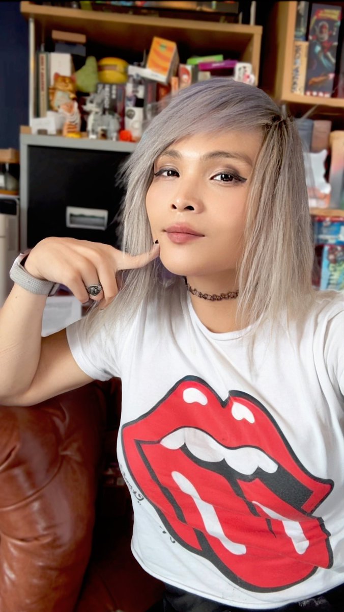 Felt like a heckin cute bean. Definitely won't delete later.