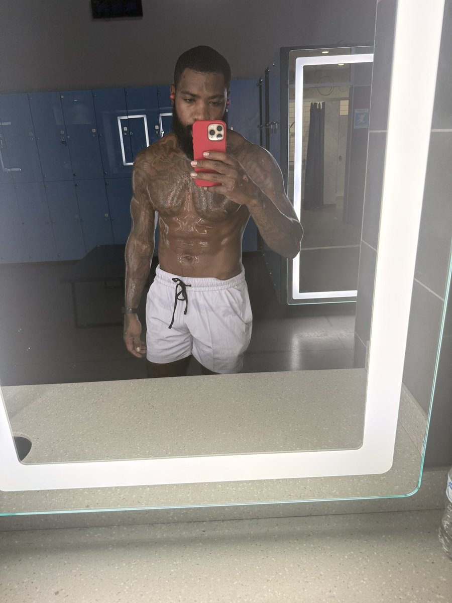 Kenneth Steele tweet media