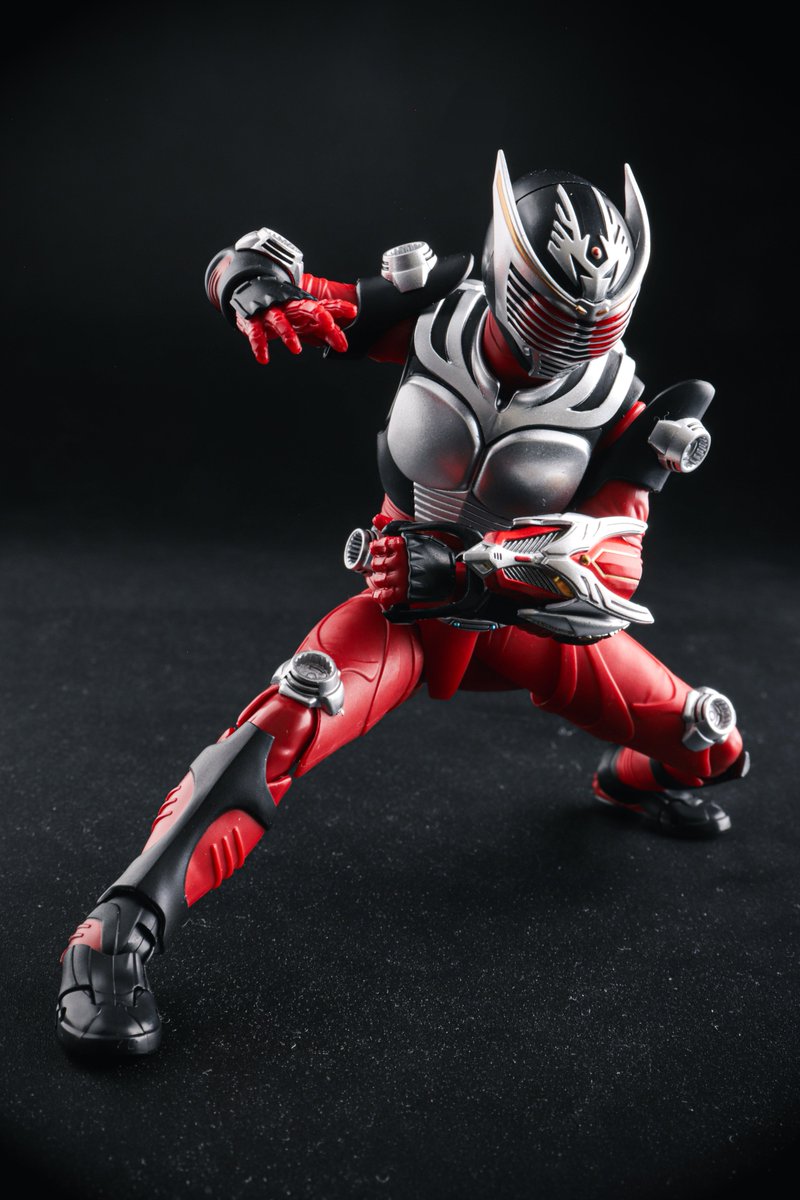zangetu_meron's tweet photo. 真骨彫　仮面ライダー龍騎 https://t.co/8CchOs2VoU