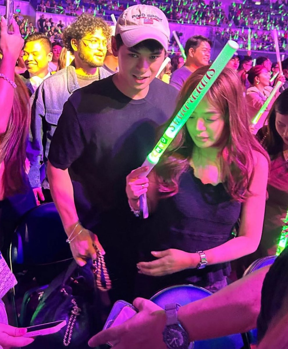 ggukz_'s tweet photo. para kay dustin talaga ang new chanel bag hdkahahaha 

DUSBI BY YOUR SIDE 
DUSBI BY YOUR SIDE https://t.co/m0yULV07tI