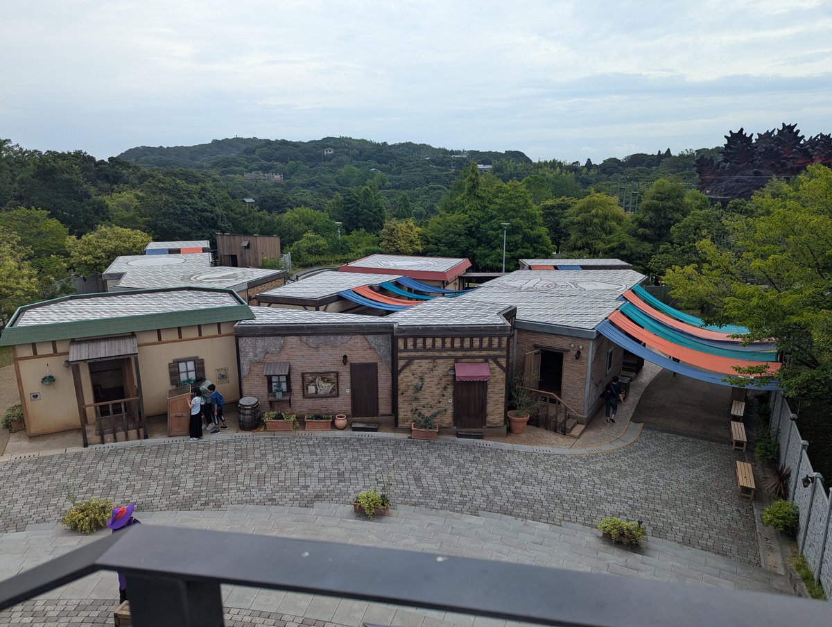 KlBdh's tweet photo. 町並みサイコー

#ドラゴンクエスト

#ニジゲンノモリ

#ドラゴンクエストアイランド

#淡路島 https://t.co/MRfNcYx7bs