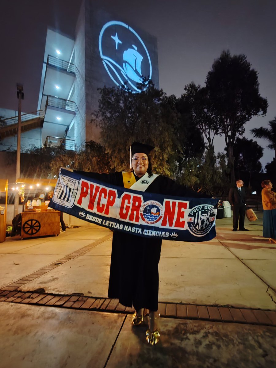 PucpGrone's tweet photo. 💙 𝐆𝐑𝐀𝐃𝐔𝐀𝐃𝐀 𝐀𝐋𝐈𝐀𝐍𝐂𝐈𝐒𝐓𝐀 🤍

Enviamos una afectusa felicitación a Iris, por graduarse en la carrera de gestión en nuestra Universidad Católica. ¡Que sigan los logros en el futuro! PUCP Grone es tu familia.

#AlianzaLima 
#PUCPGrone https://t.co/F36S2cuu6x
