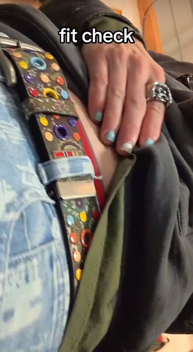 ok  whatever borderline crotch shot but really I want that belt so bad it's not even fucking funny