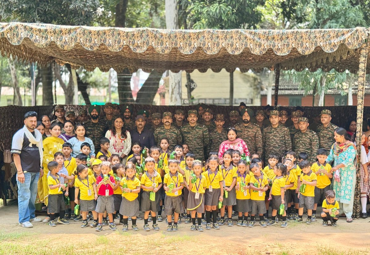 prodefencejammu's tweet photo. #RakshaBandhanWithArmy
#BrothersInUniform
#ServingWithLove

Students from various schools of Jammu celebrated #RakshaBandhan the festival of bonding and protection, with troops of #TigerDivision, filling their hearts with love and gratitude. 

@SpokespersonMoD
@WesternComd_IA
@adgpi
@RisingStarCorps 
@OfficeOfLGJandK 
@CM_JnK 
@diprjk 
@ANI