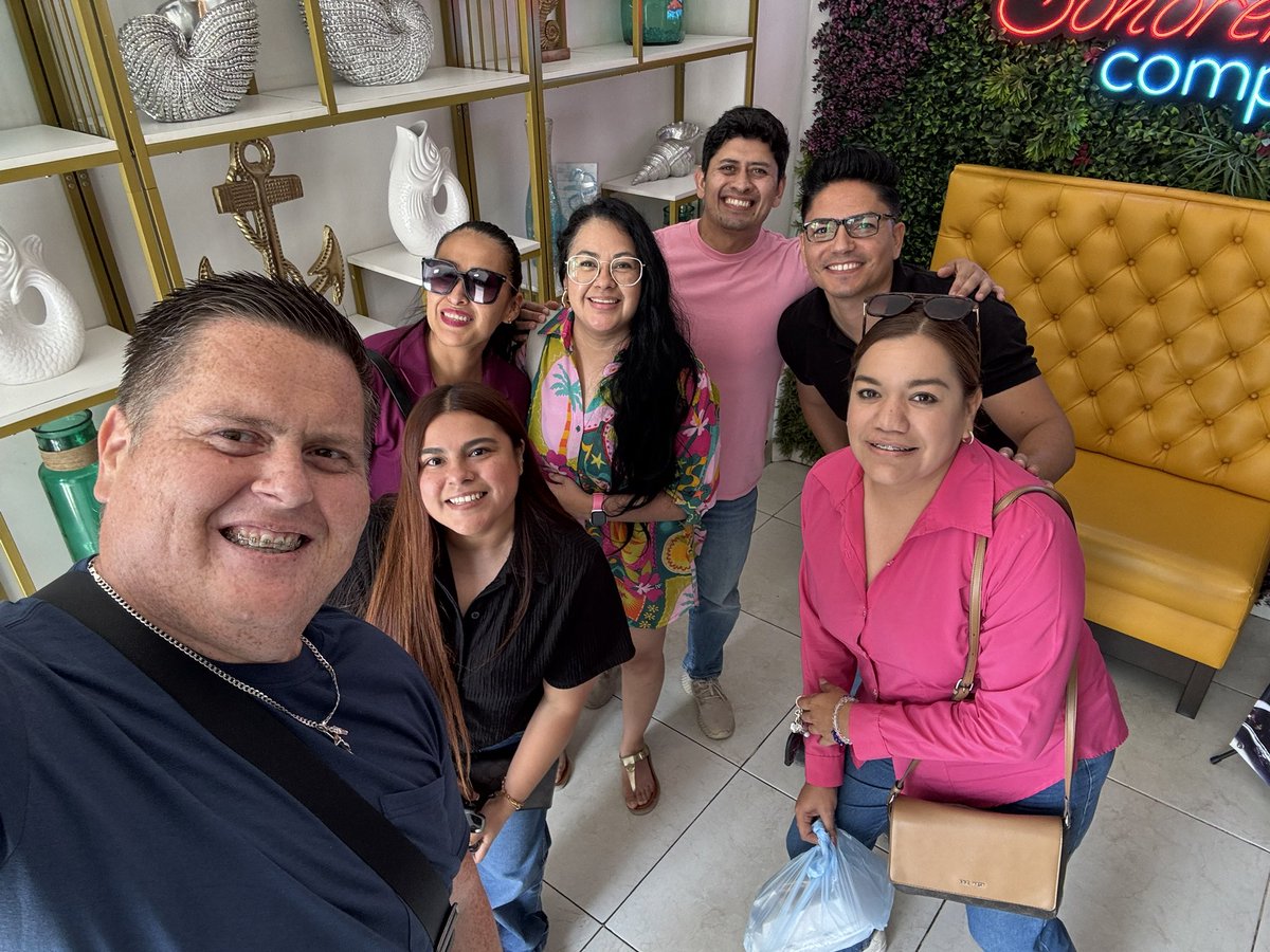 JAntonVGarcia's tweet image. #friendshipday2025