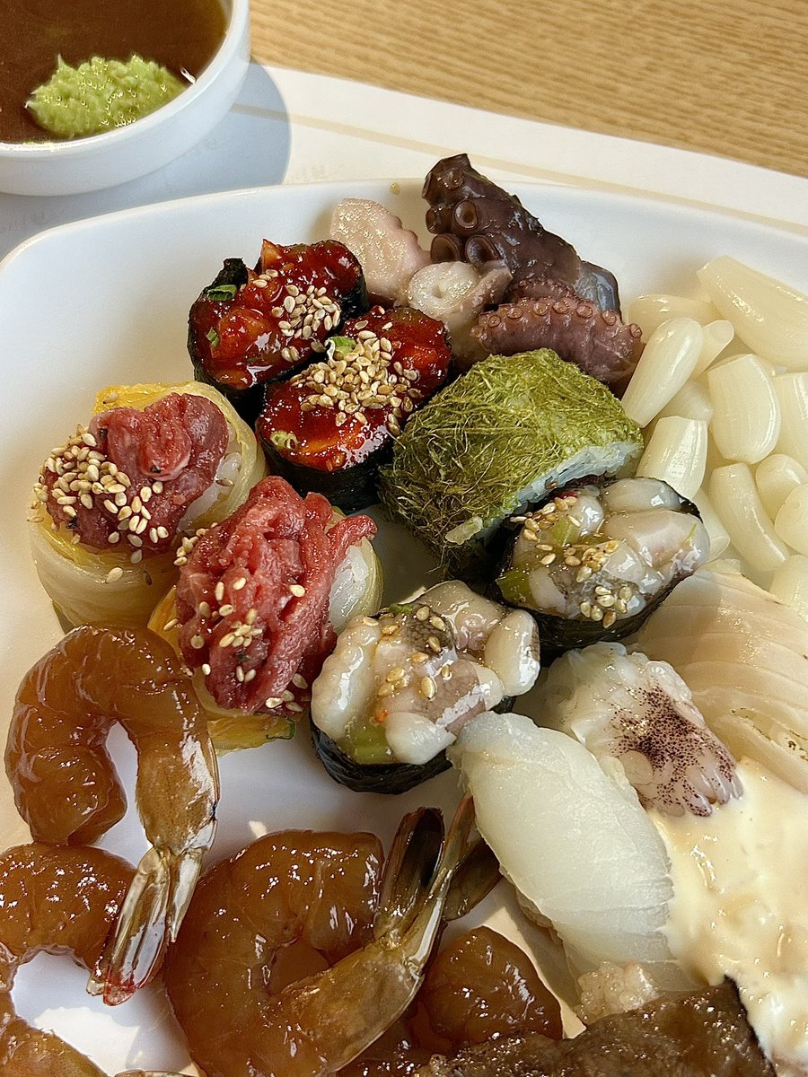 다이닝원 가서 실수로너무많이먹엇어요