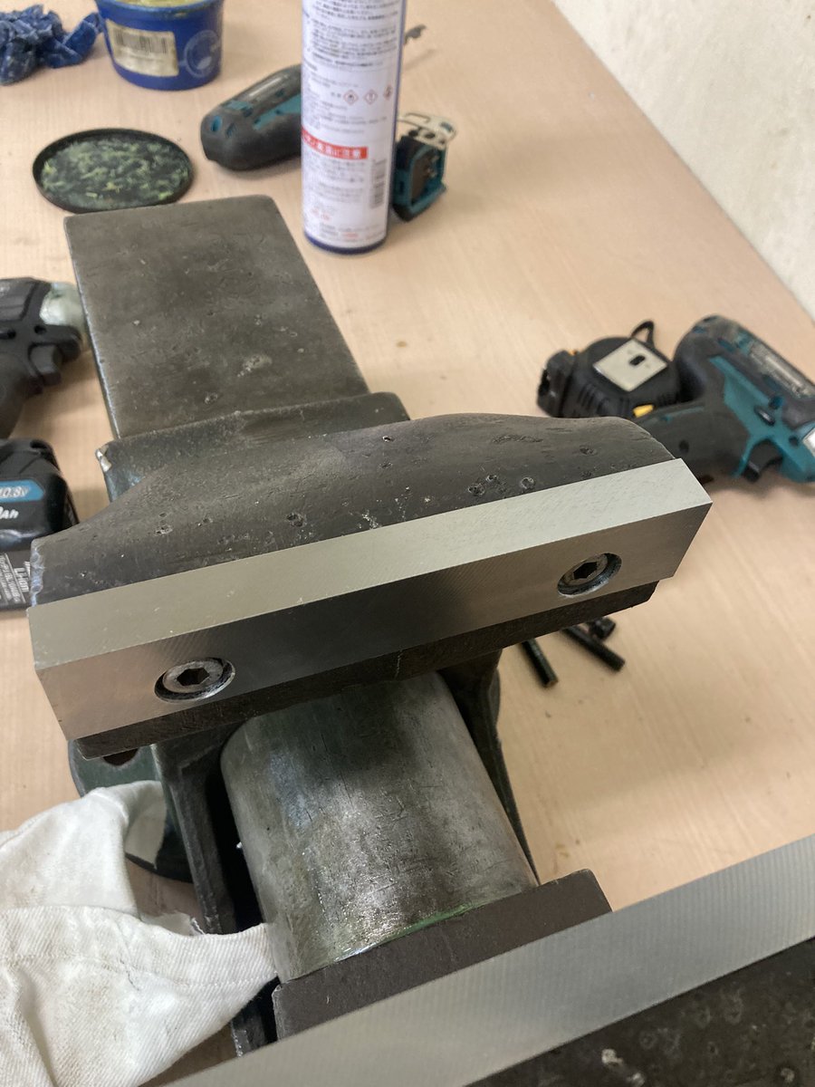 できた。間違えて端材の元々傷がある方上にしちゃったのはご愛嬌