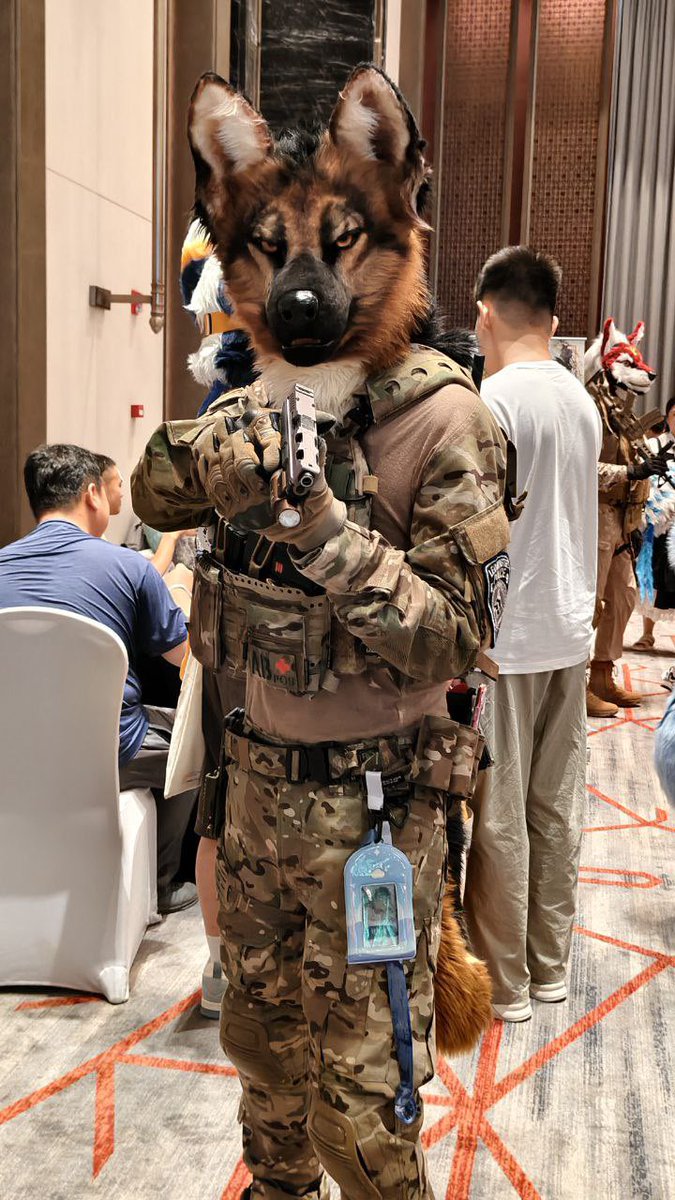 Somebody called K9 support🐕🚨

📷: <a href="/RuiHaoHu1/">Simensis</a> 
#Yunisland