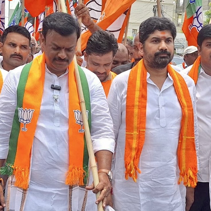 jpvallurubjp (@jpvallurubjp) on Twitter photo Warm birthday wishes to Shri @PVNMadhav, President of <a href="/BJP4Andhra/">BJP ANDHRA PRADESH</a>, for his unwavering years of service to the Party and the Nation.
May you be blessed with good health, happiness, and continued strength in your dedicated journey for public service. Warm birthday wishes to Shri @PVNMadhav, President of <a href="/BJP4Andhra/">BJP ANDHRA PRADESH</a>, for his unwavering years of service to the Party and the Nation.
May you be blessed with good health, happiness, and continued strength in your dedicated journey for public service.