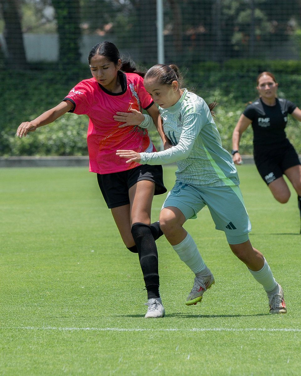 ¡Tercer día de pura adrenalina! 💪⚽

La #Supercopa2025 nos regala momentos épicos. Estas imágenes hablan por sí solas. No te pierdas ni un minuto de las transmisiones en supercopa.fmf.mx